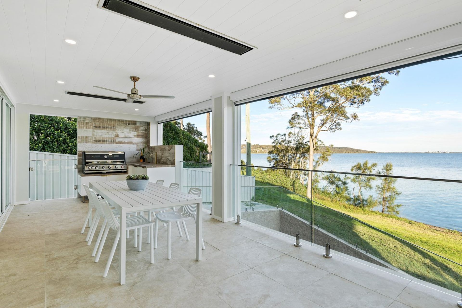 Bolton Point Residence - High End Residential