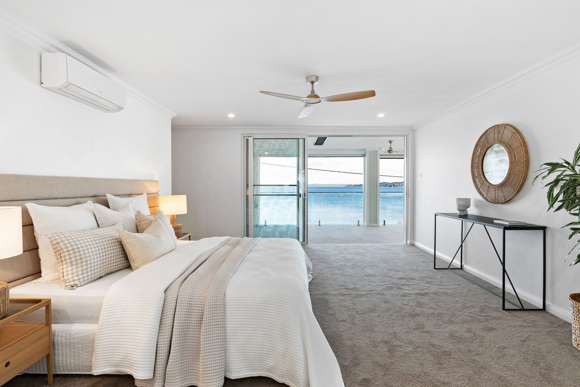 Bolton Point Residence - High End Residential