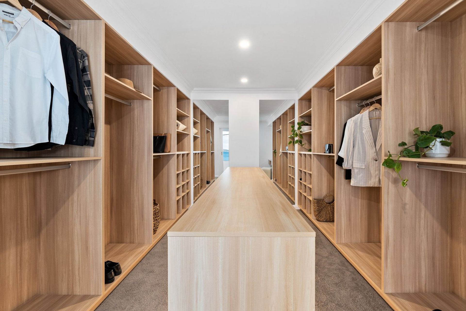 Bolton Point Residence - High End Residential