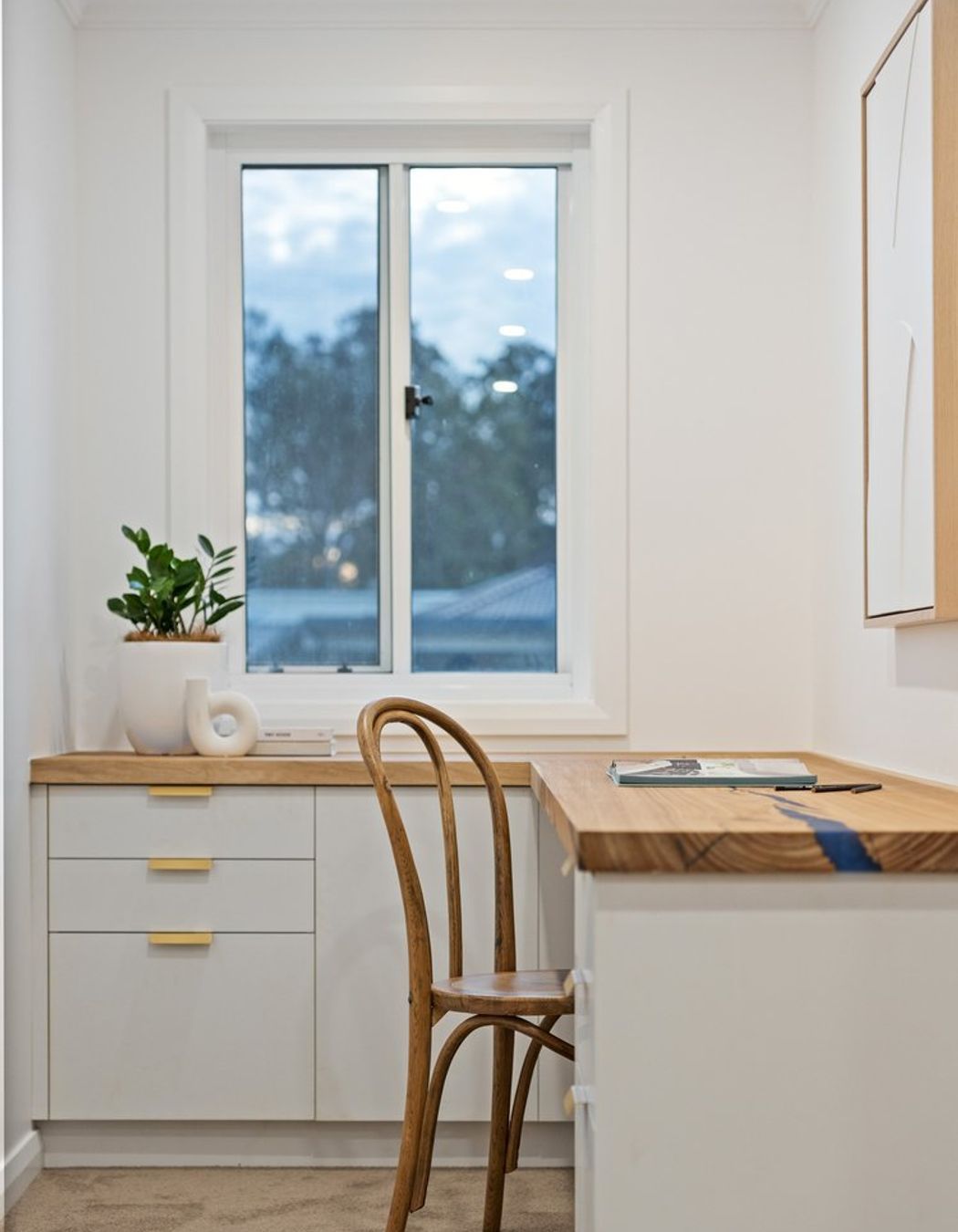 Bolton Point Residence - High End Residential