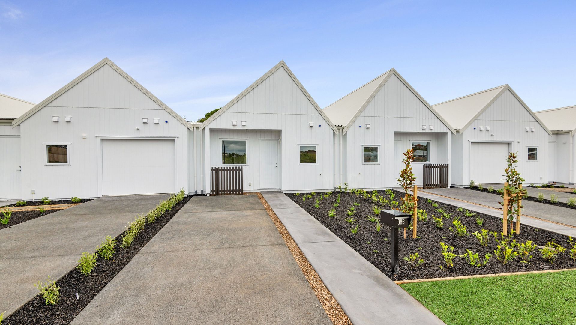 Red Beach Single Level Terraces banner