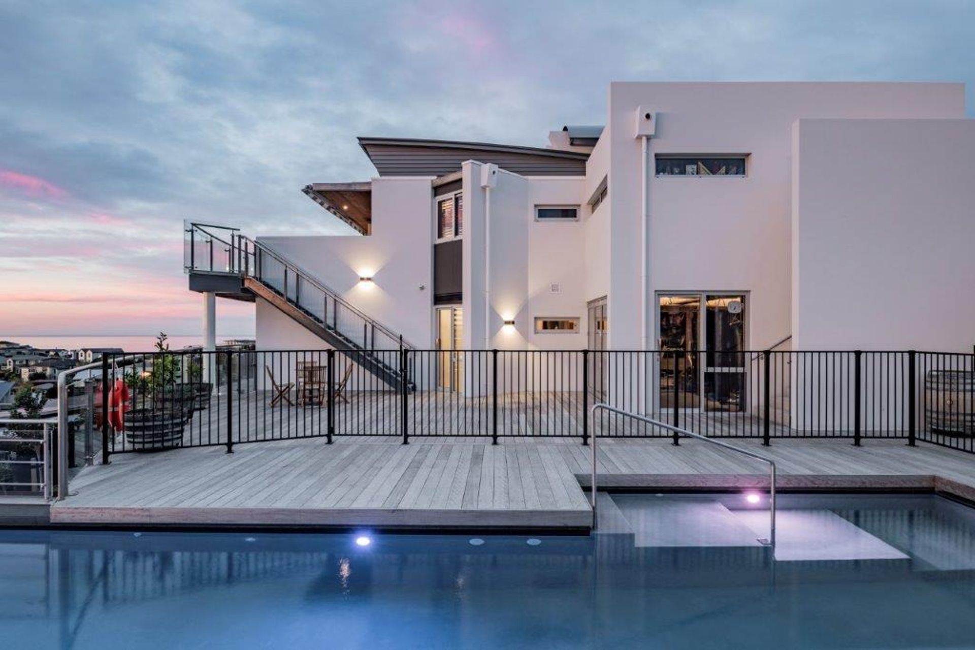 Redcliff's Residence