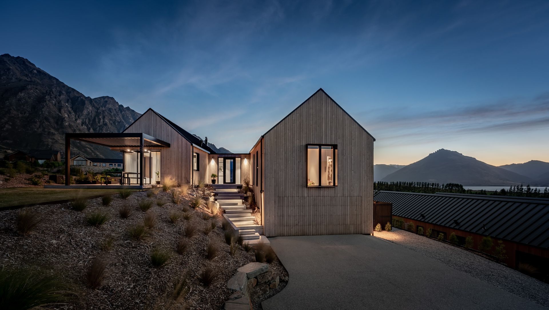 Arran Lane, Jacks Point banner