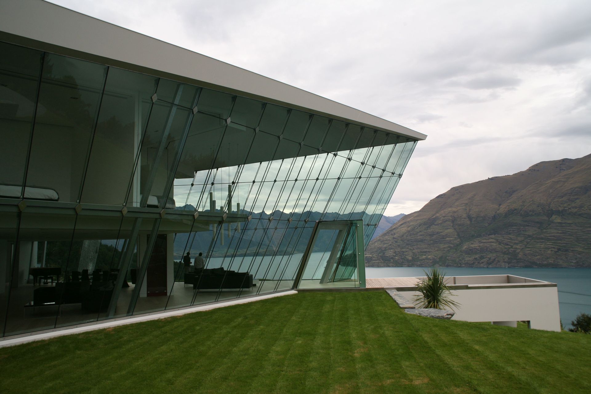 Jagged Edge - Queenstown