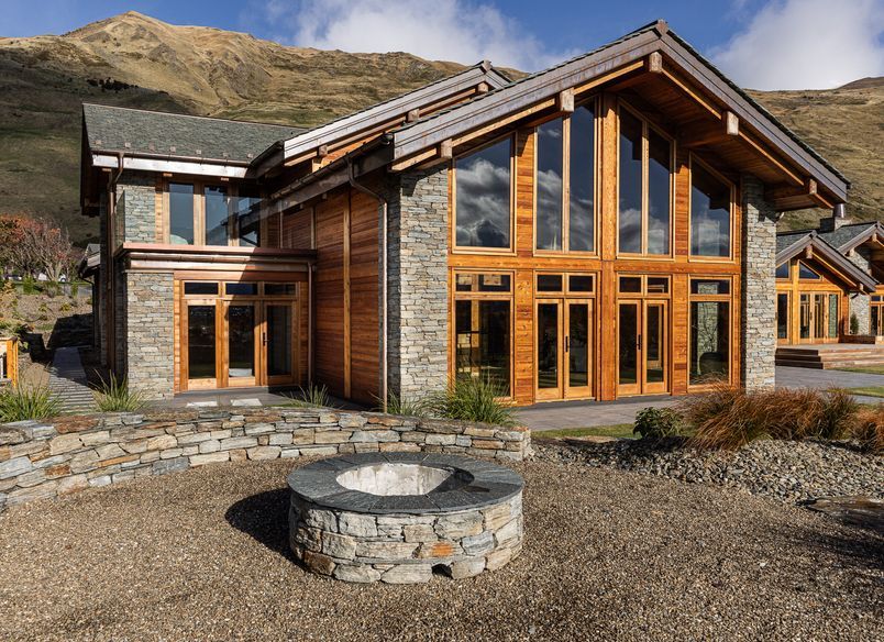 Wānaka alpine lodge with wellness retreat