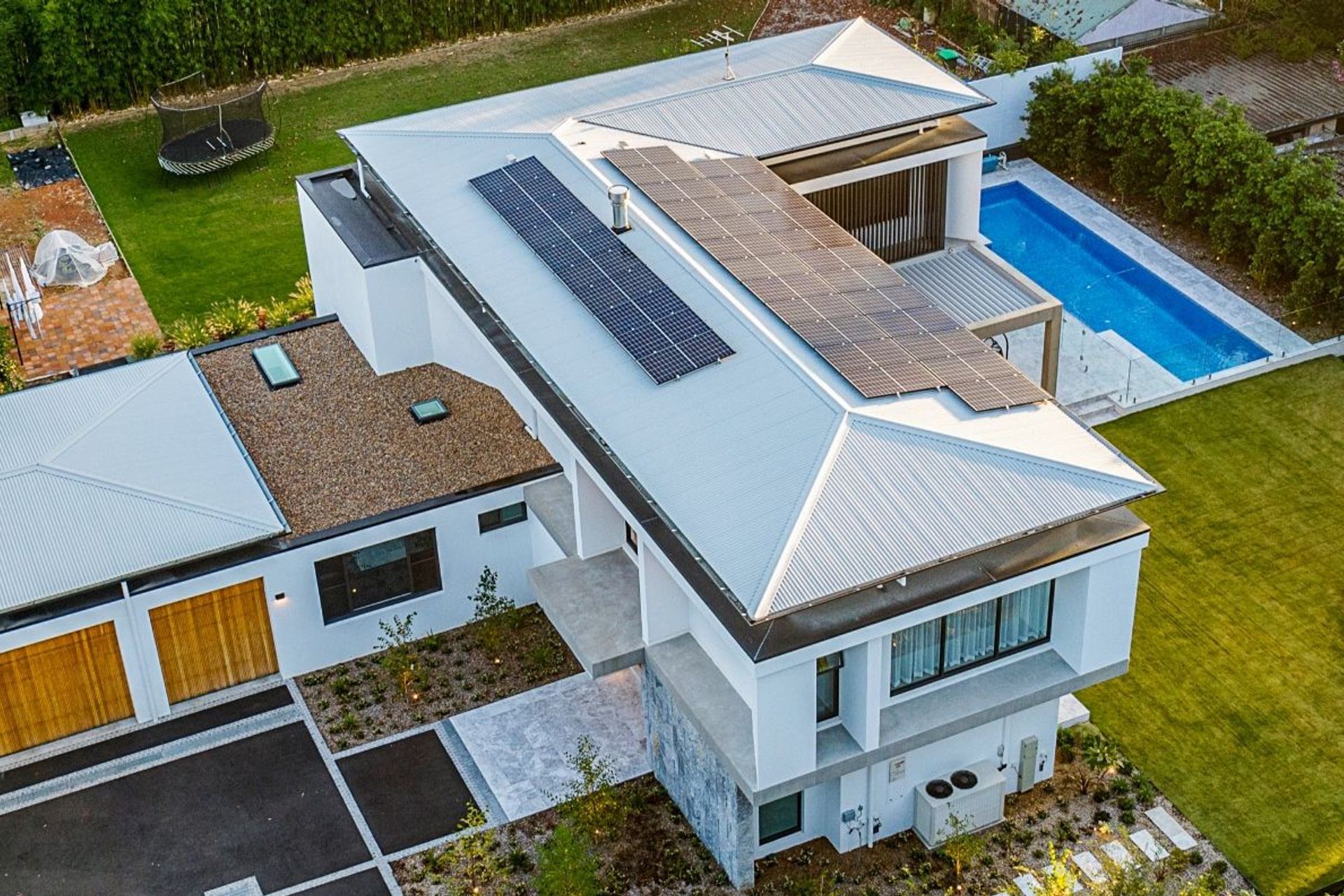 Manhattan Limestone | Chateau Architects + Builders