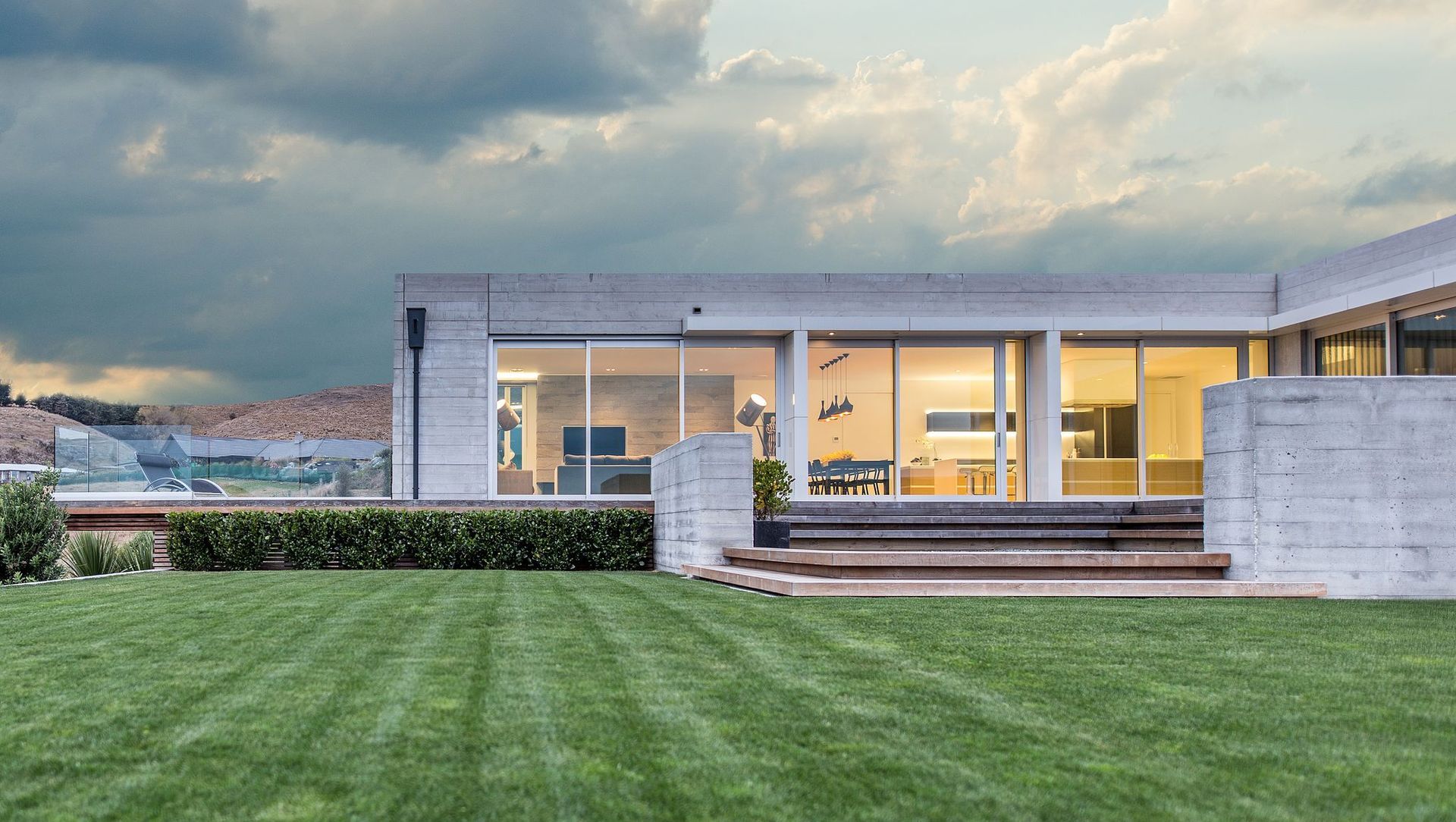 Weir Residence: concrete in contrast banner