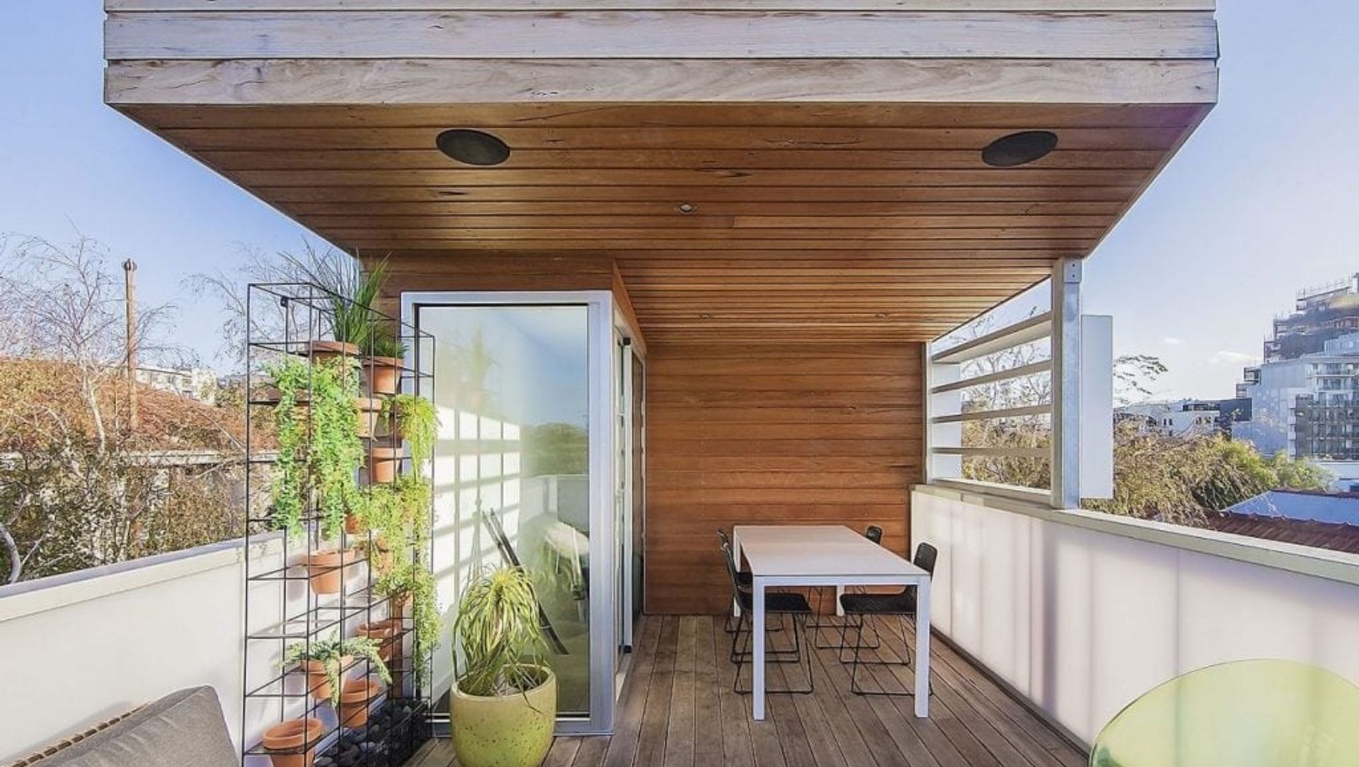 Skin Box House banner