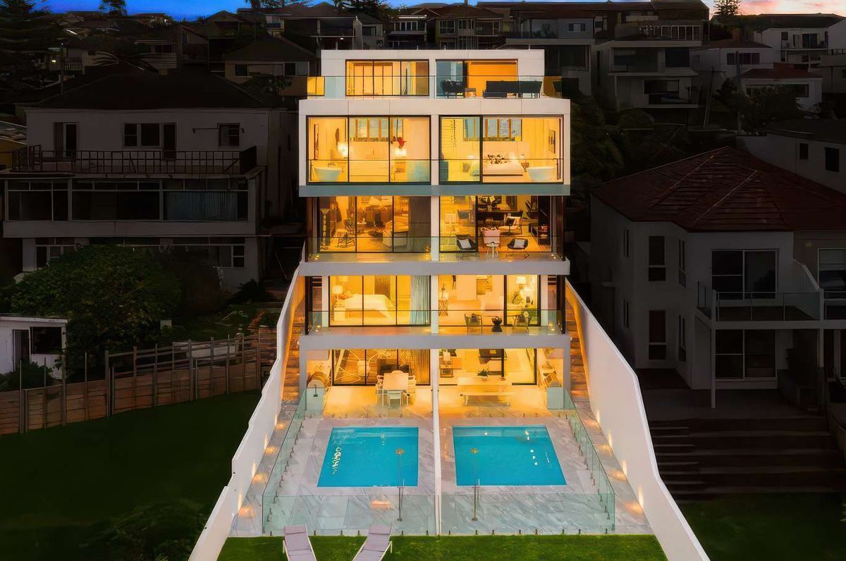 Blutek Brings Smart Technology to Life in a Clifftop Masterpiece