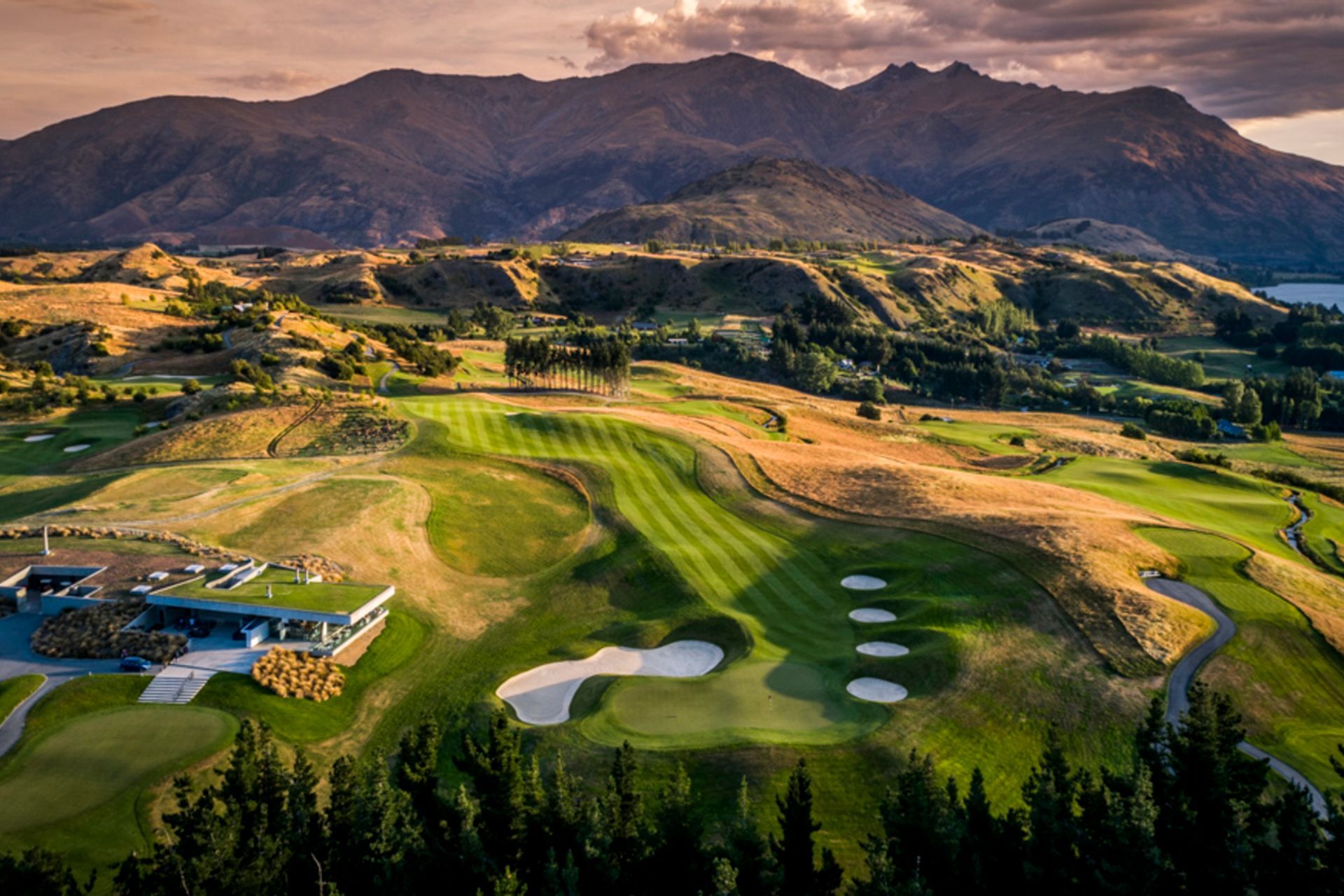 Golf Course, The Hills