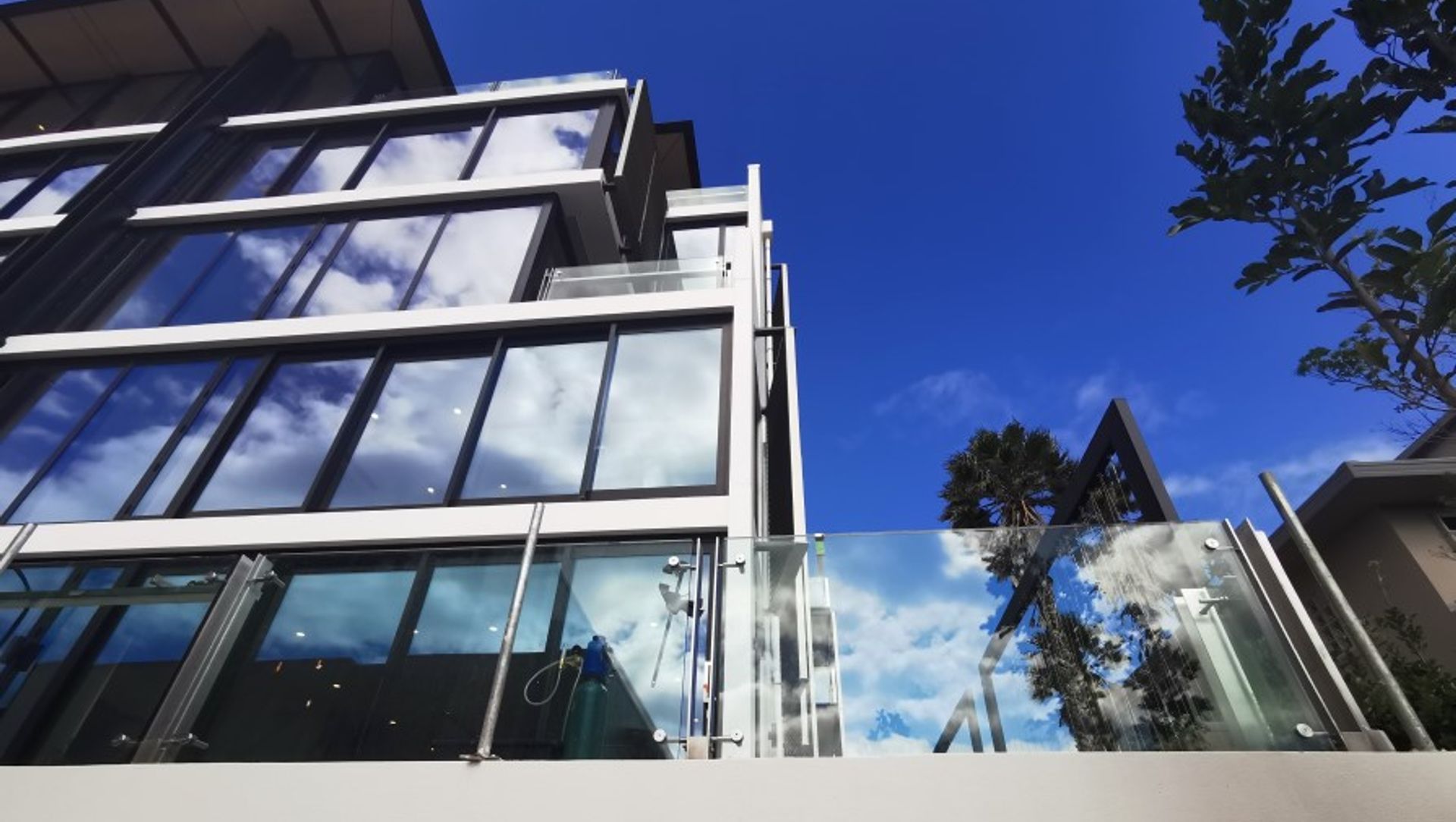 Outlook Apartments banner