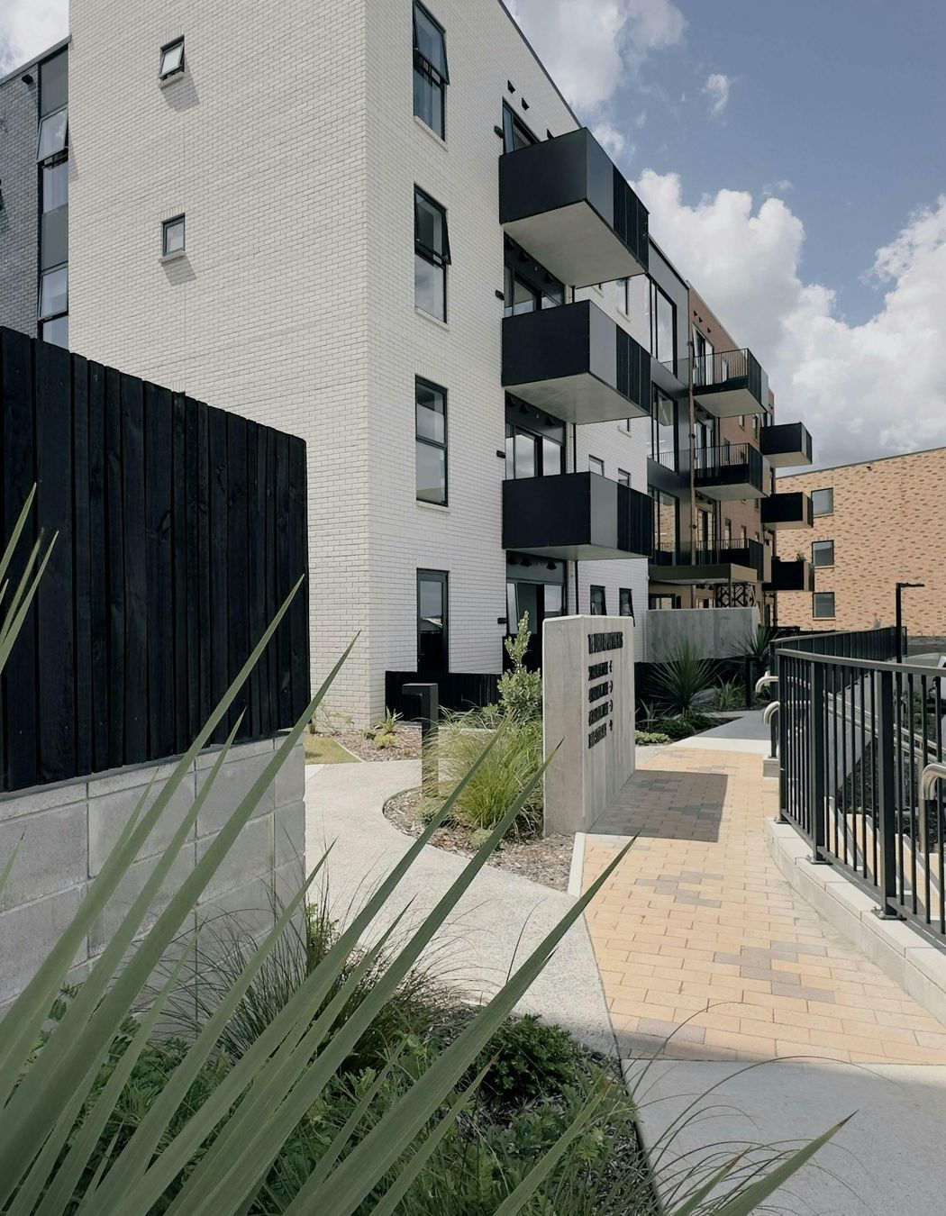 Te-Uru-ApartmentsModern-ApartmentsConstrukt-ArchitectsAucklandFootpath.jpeg