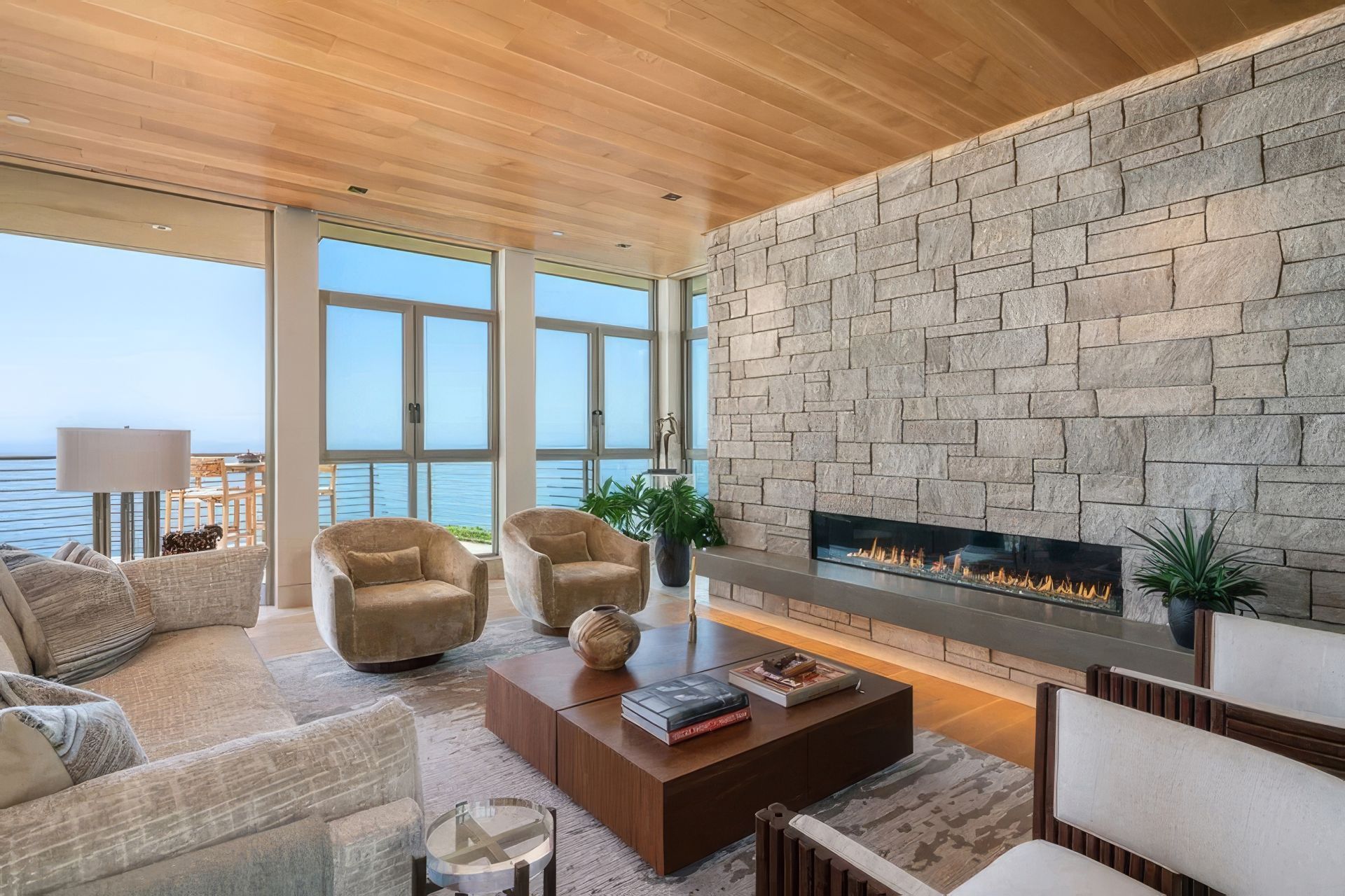 130Bluff06-ap-compressed-upscaled-by-Replicate.jpg