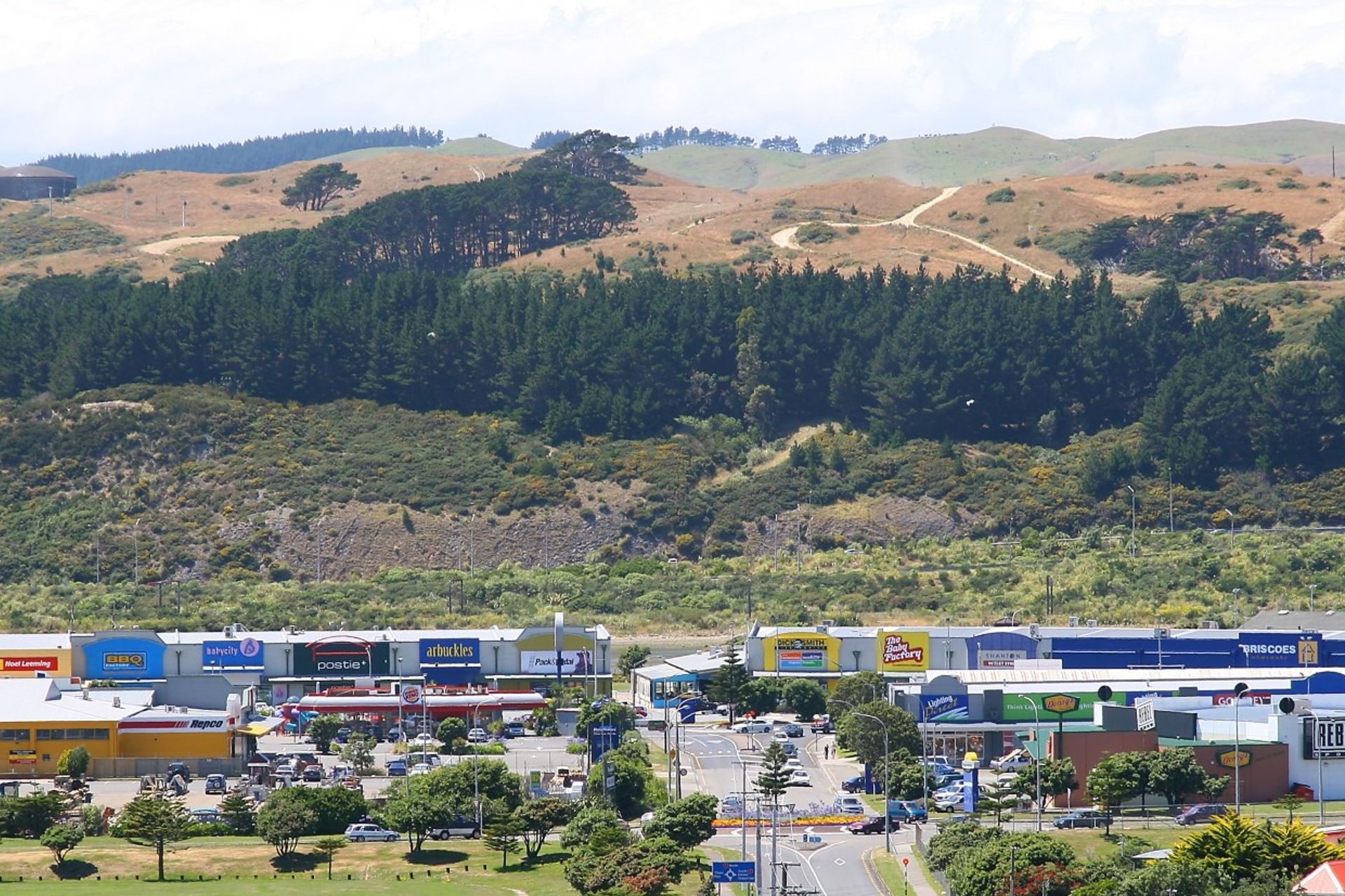 PORIRUA MEGA CENTRE