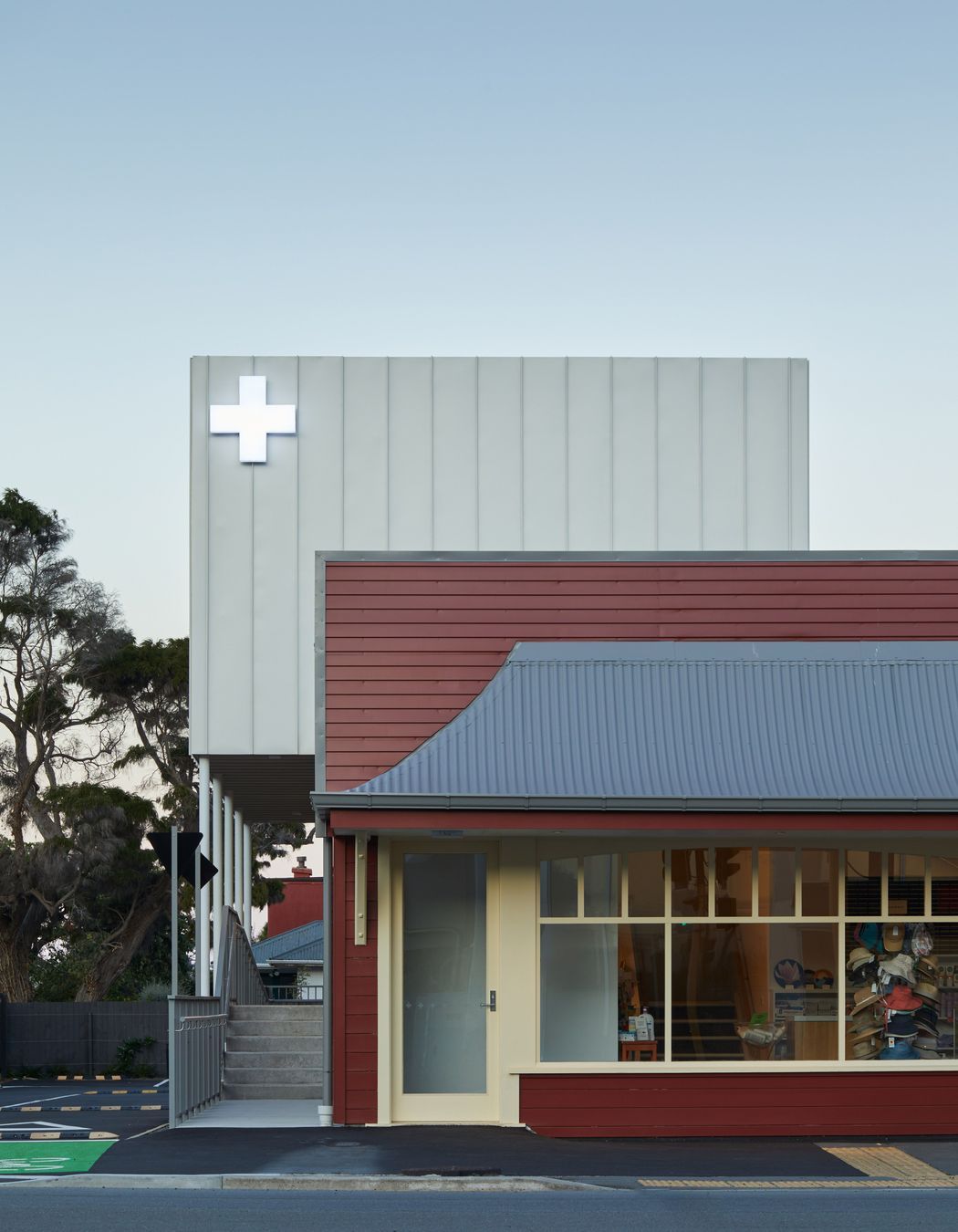 Redcliffs-Medical-CentreThe-new-with-the-old-seen-from-the-from-streetSarah-Rowlands-Photographer1.jpg