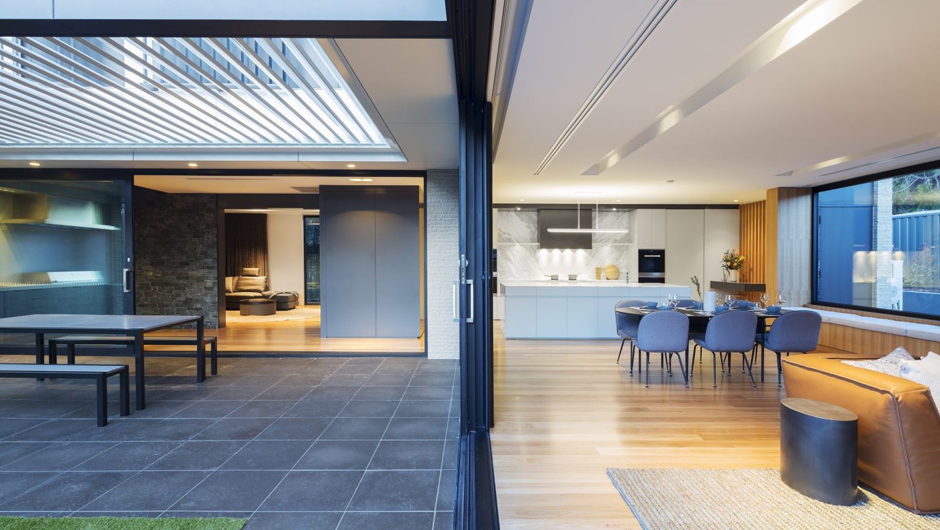 Monarch Display banner