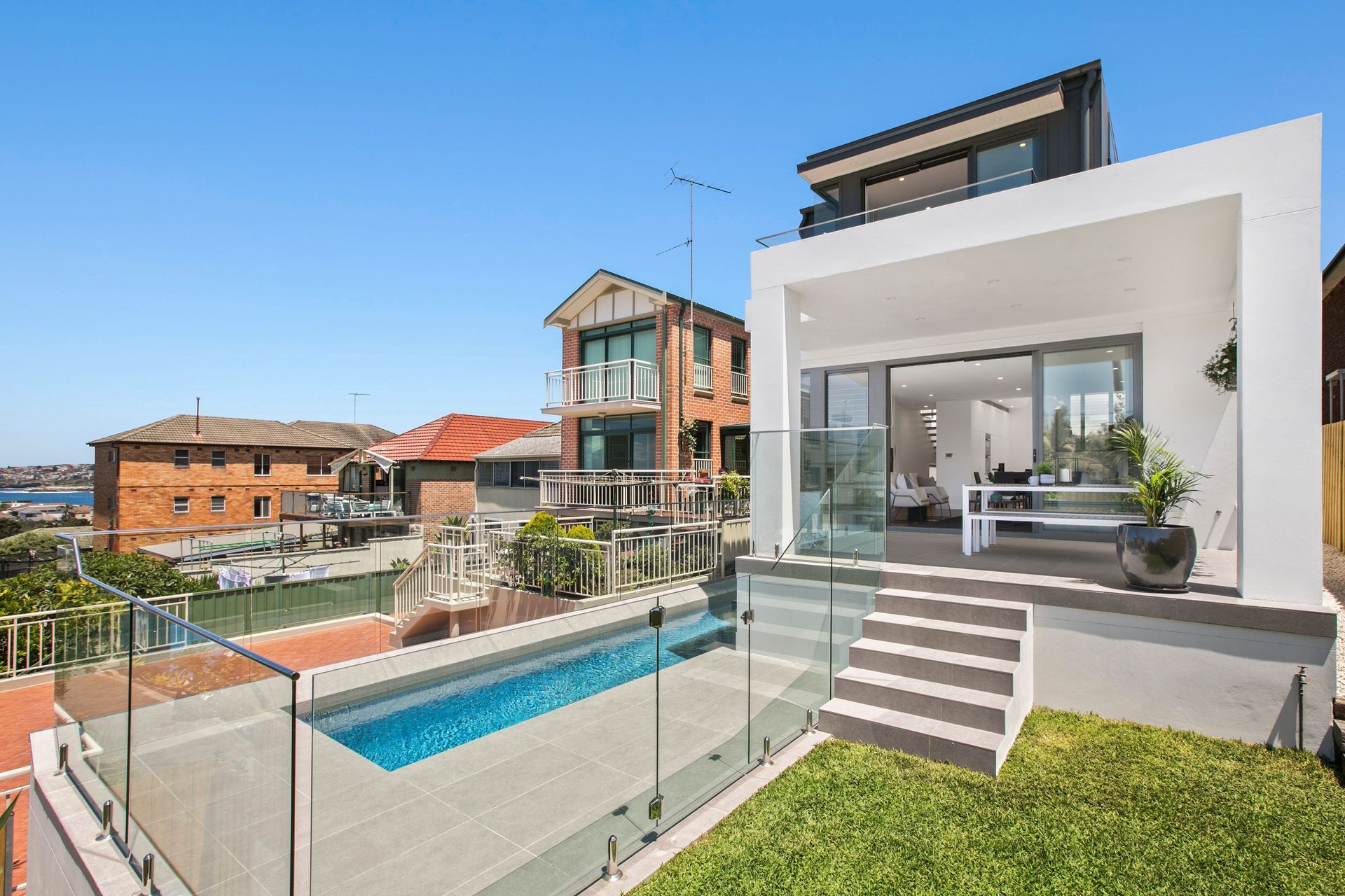 Clovelly New Build 2017