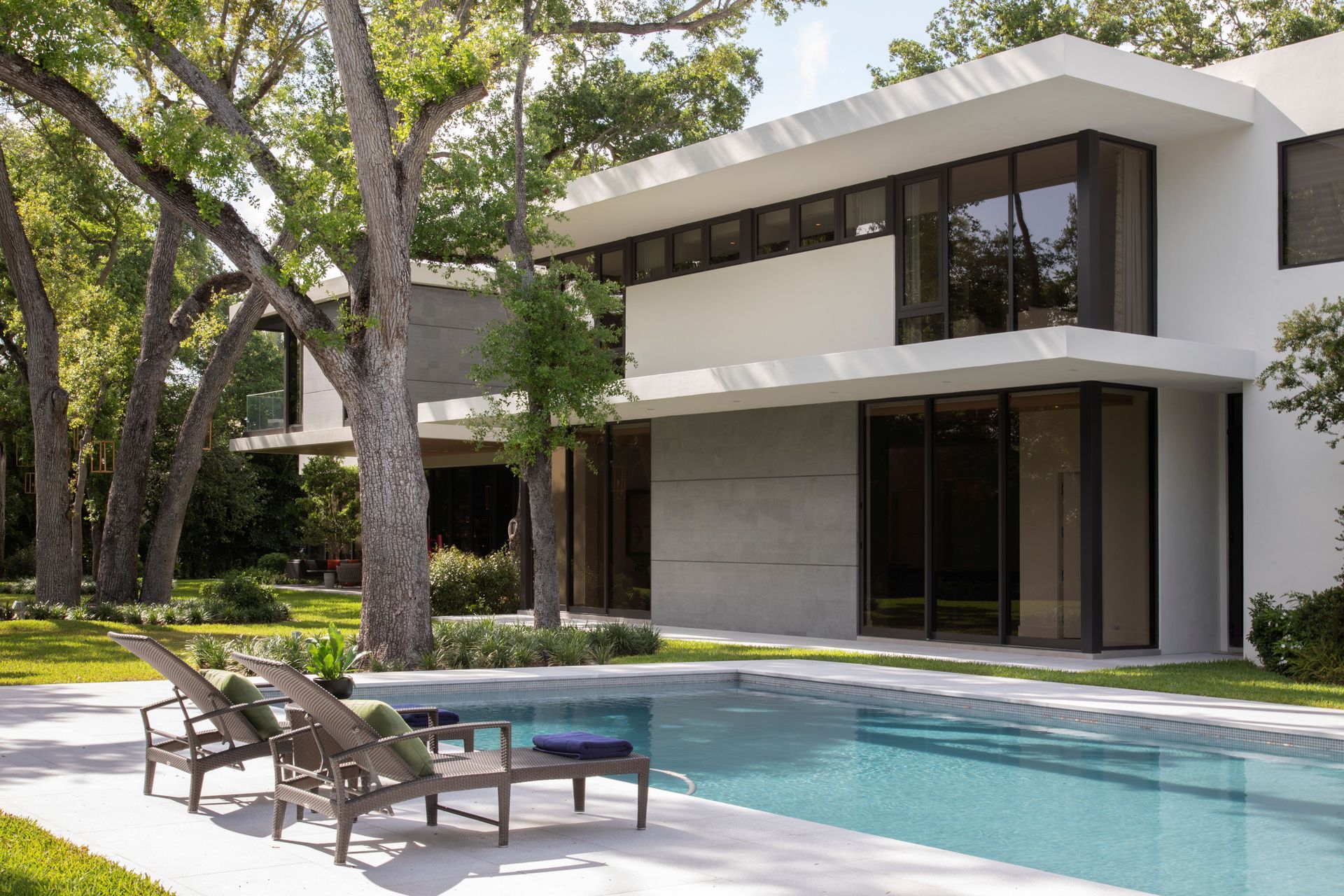 6941c1e3990e4416e06a3540La-Escondida-Poolside.jpg