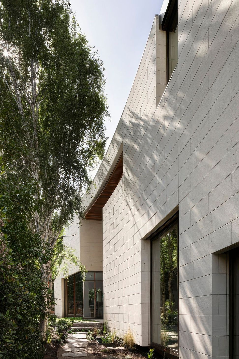 95Limestone-House-reara.jpg