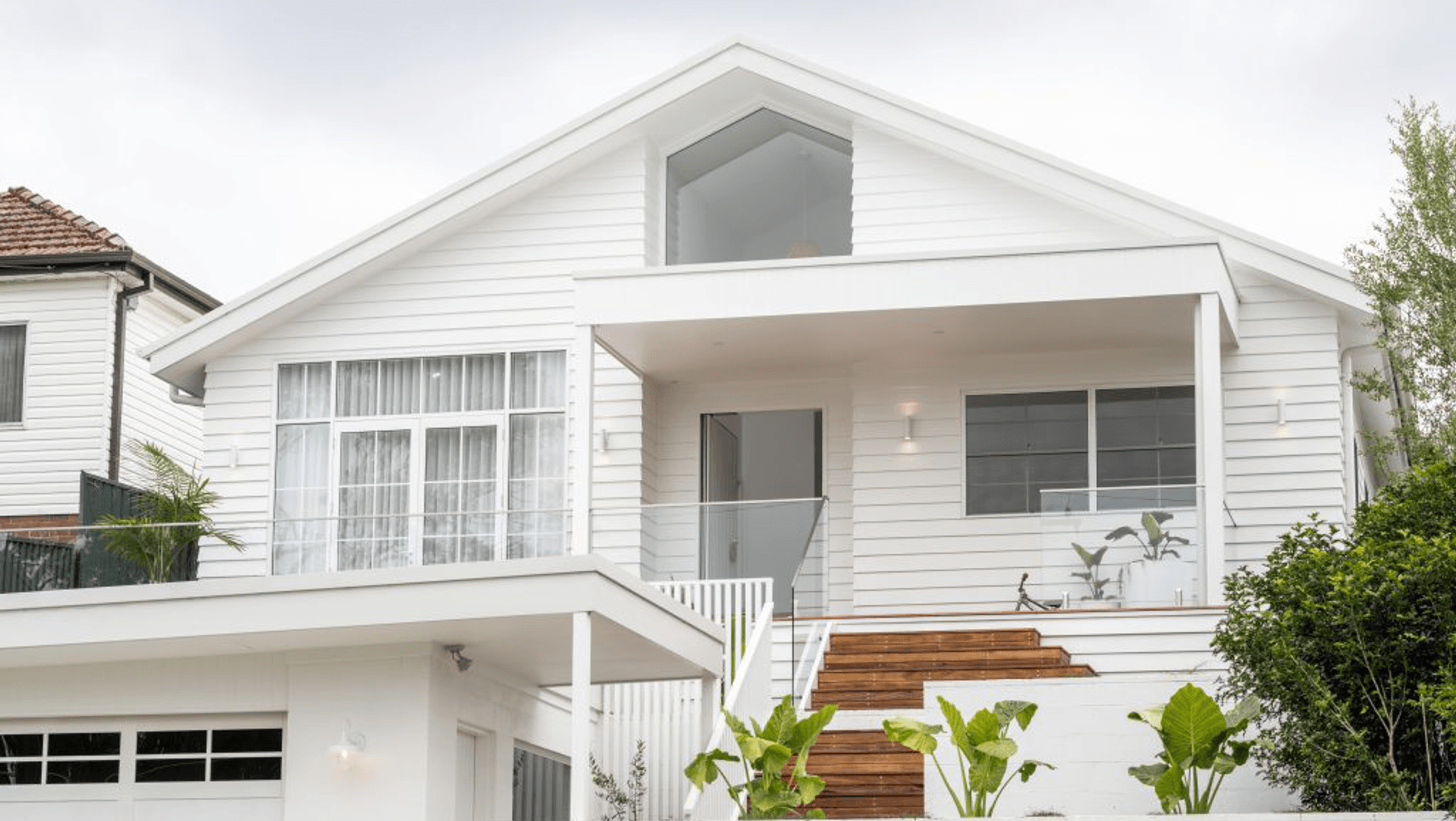 Modern Coastal Gymea Bay Home banner