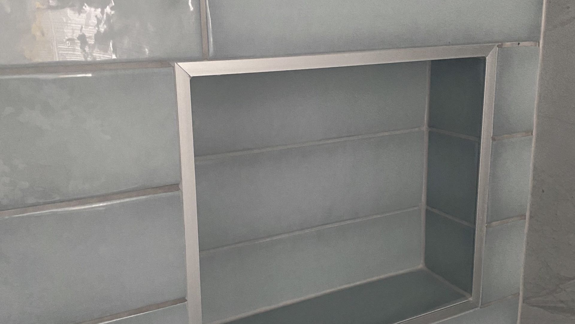 Tiling Flat and Main House - Cromwell banner