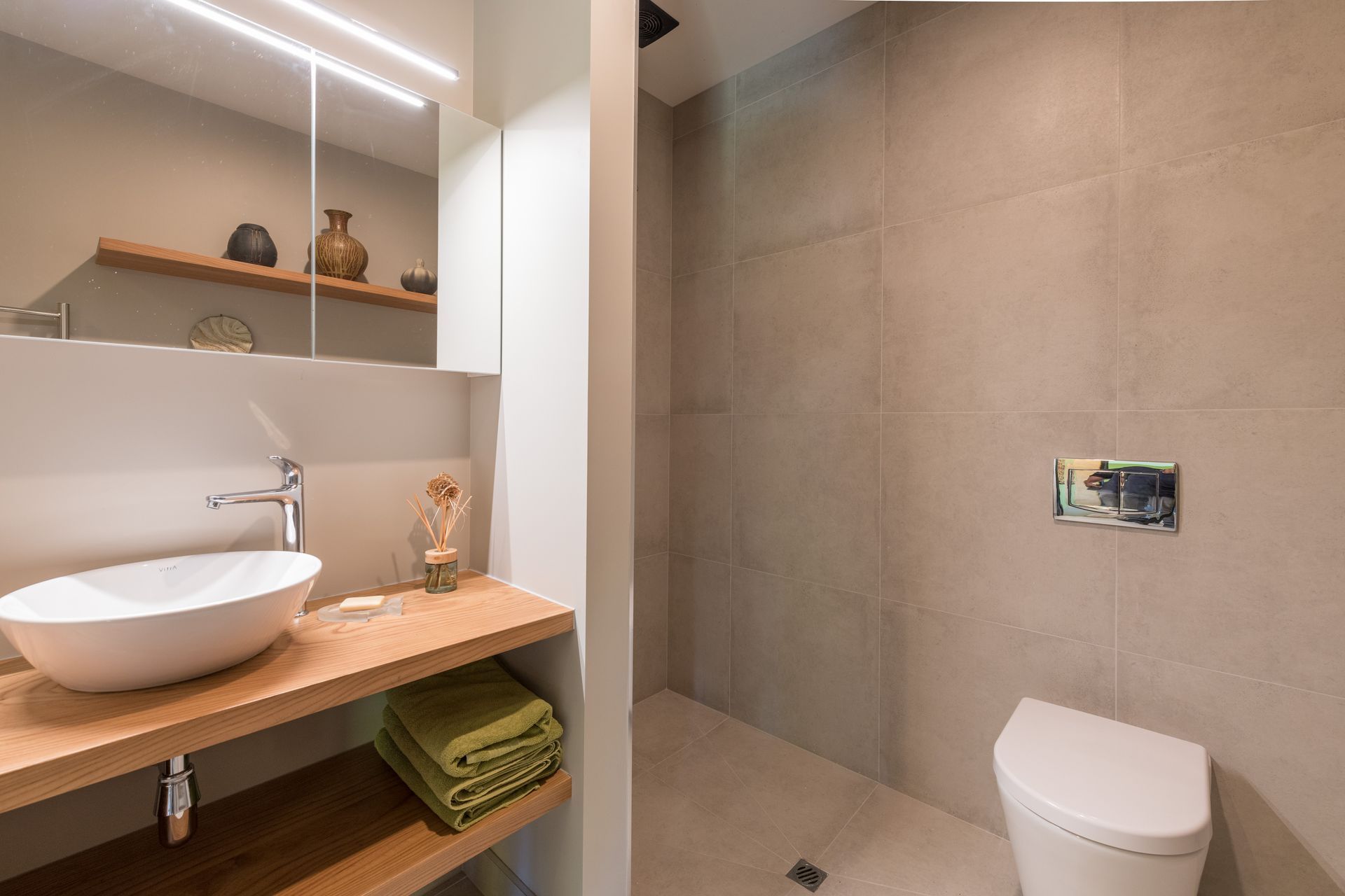 Grampian Oaks Lake House 2