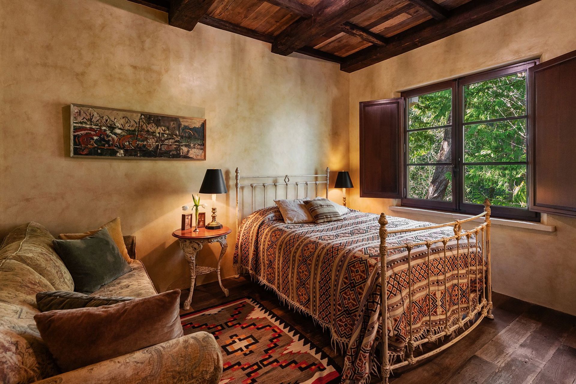 Maison-de-Provence-Bedroom.jpg