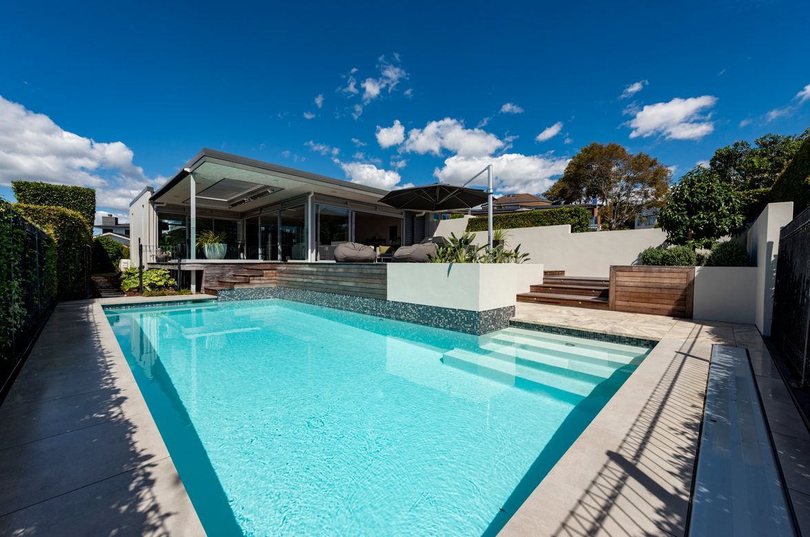 Mellons Bay Seaside Executive Pool