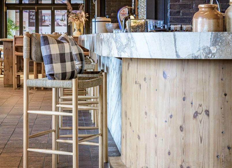 Picnicka Bar & Grill