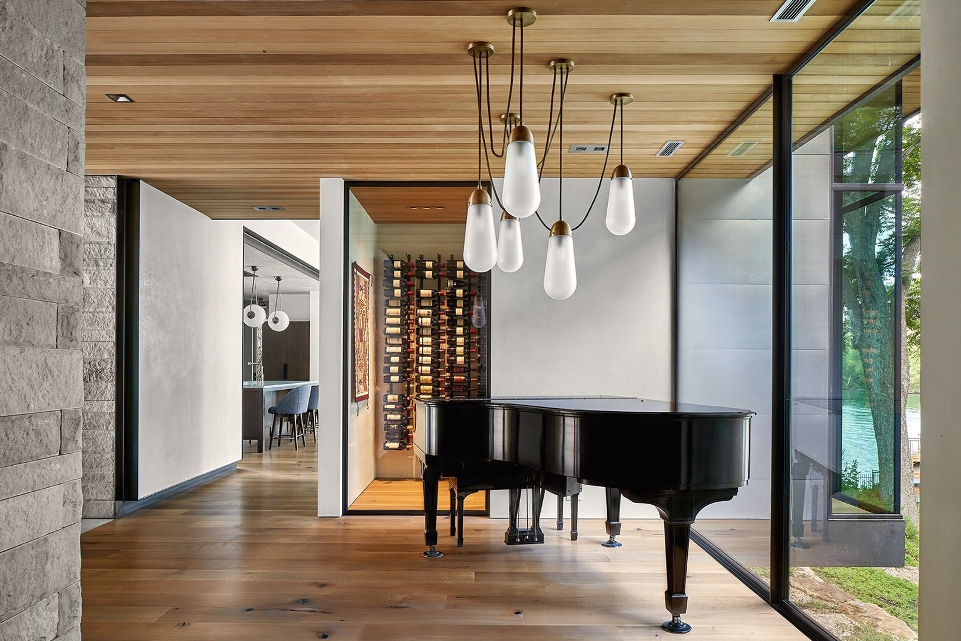 imgi131604205214-25foyer-piano.jpg