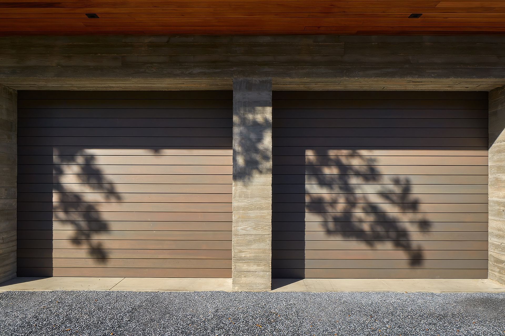 imgi24HoHP05Garage-upscaled-by-Replicate.jpg