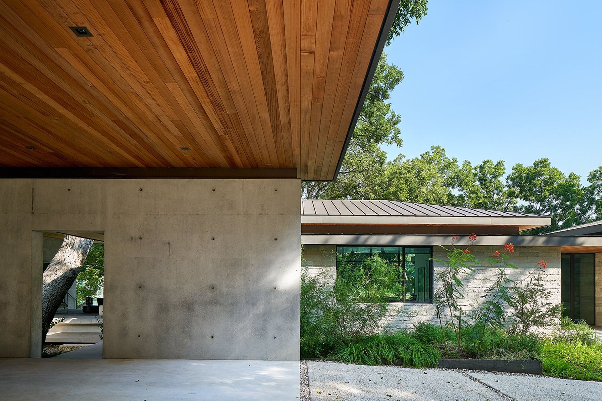imgi25resizedDB02232-28carport.jpg