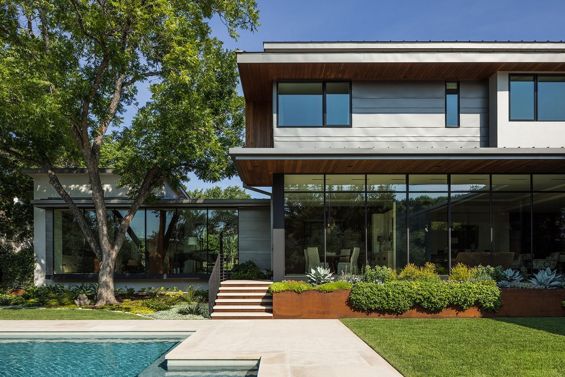 imgi28larue-aia-tour-2019-jake-holt-photo-01exterior-pool-day.jpg