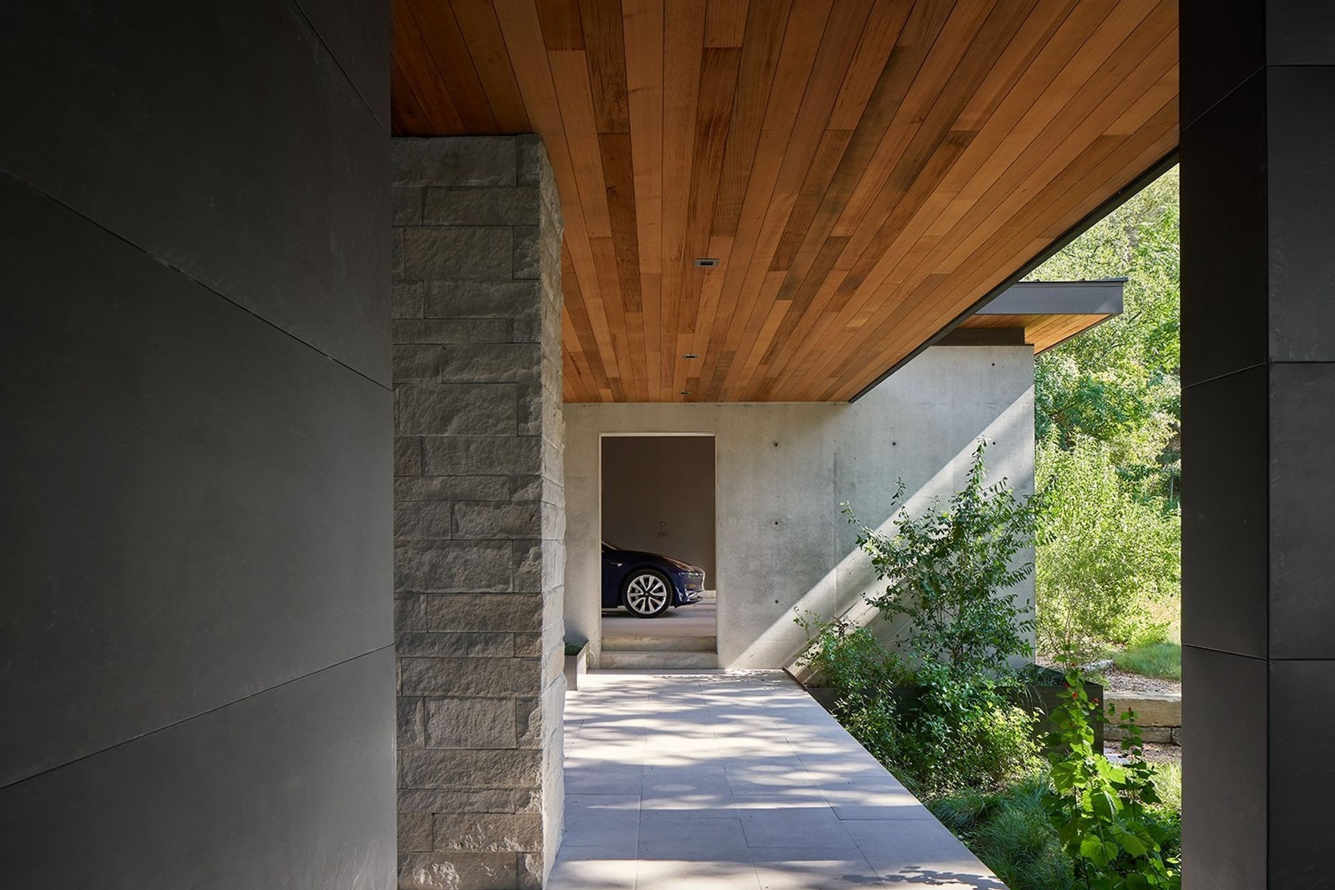 imgi28resizedDB02404-39walkway-carport.jpg