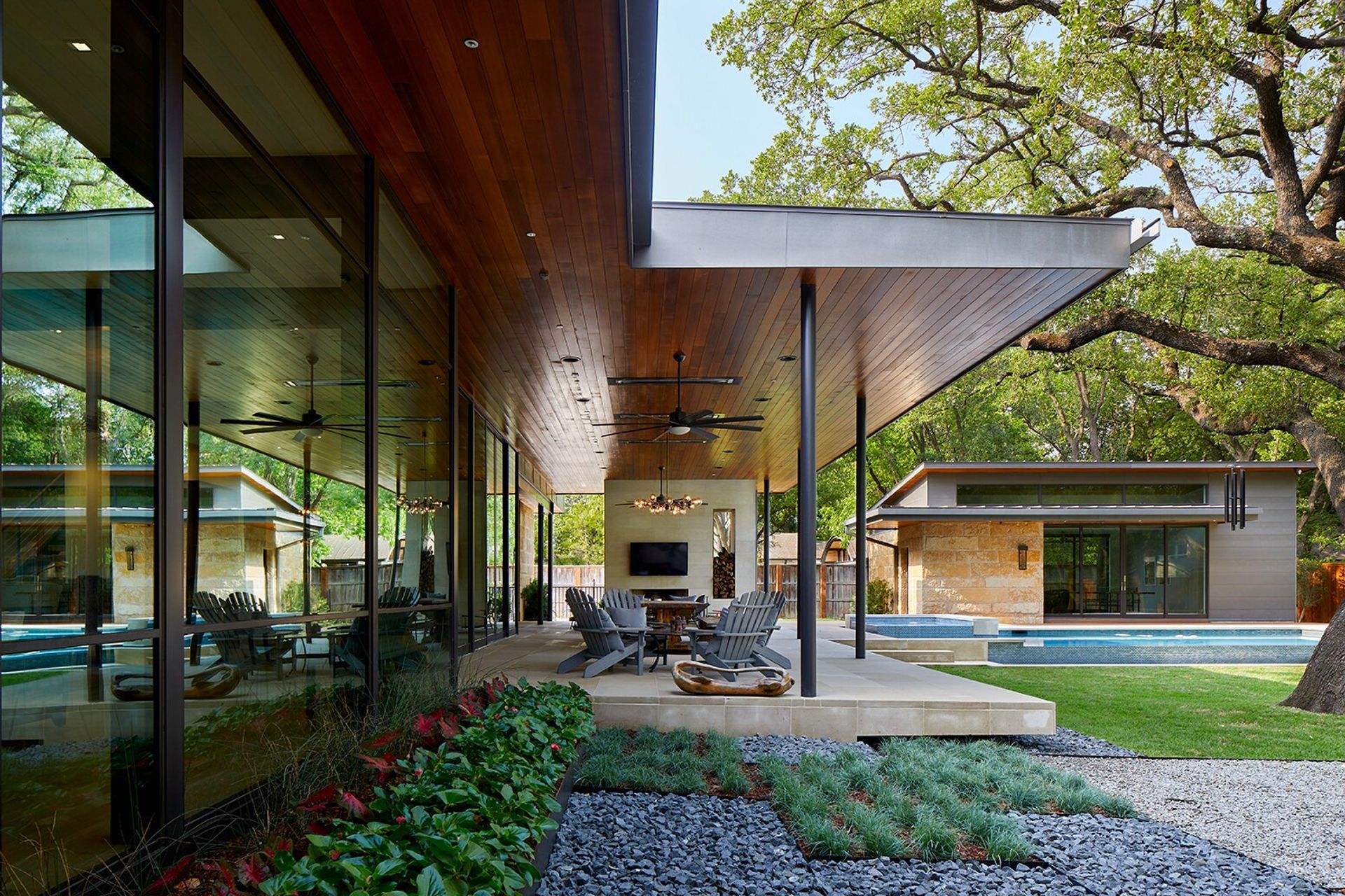 imgi38Straitlane25Outdoor-Living.jpg