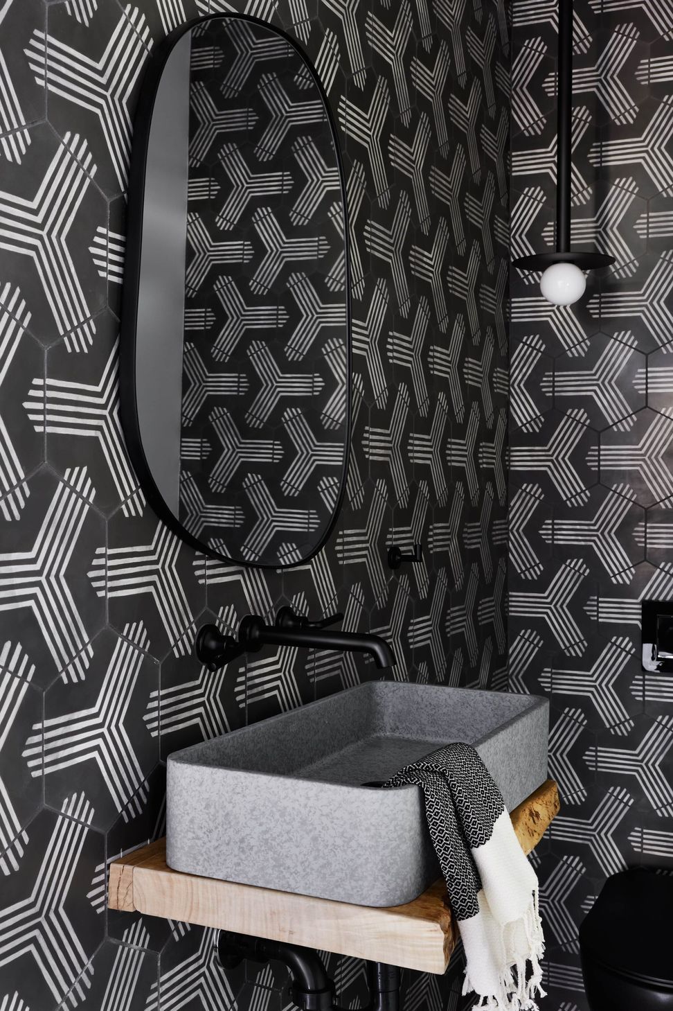imgi431Bobby-BerkCasa-TierraInteriorsBedroomsBathrooms15-2560x3413.jpg