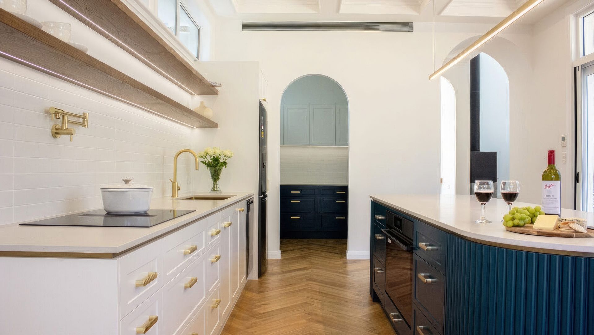 Curved Reeded Kitchen - Warrawee banner