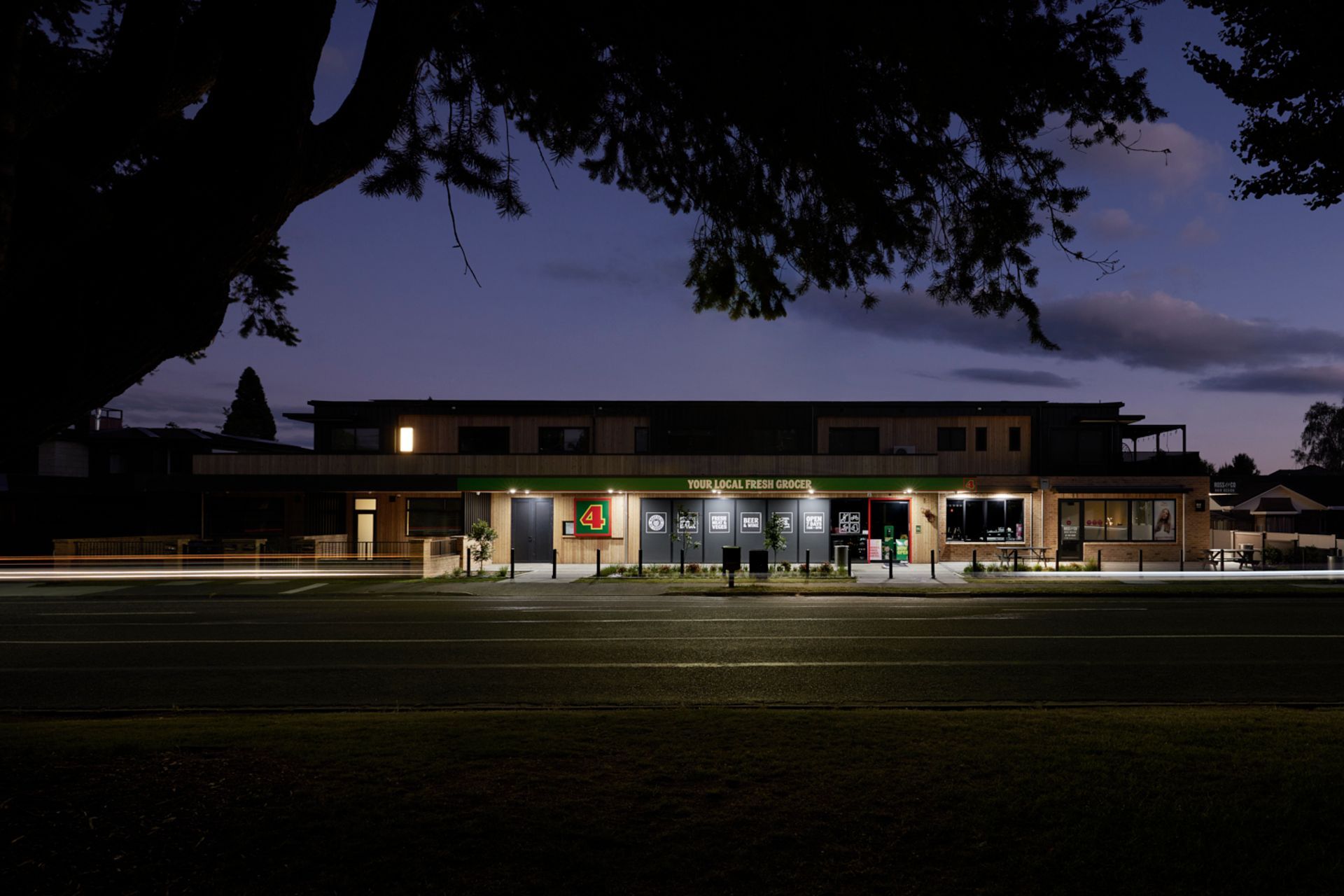 01LOWRES.jpg
