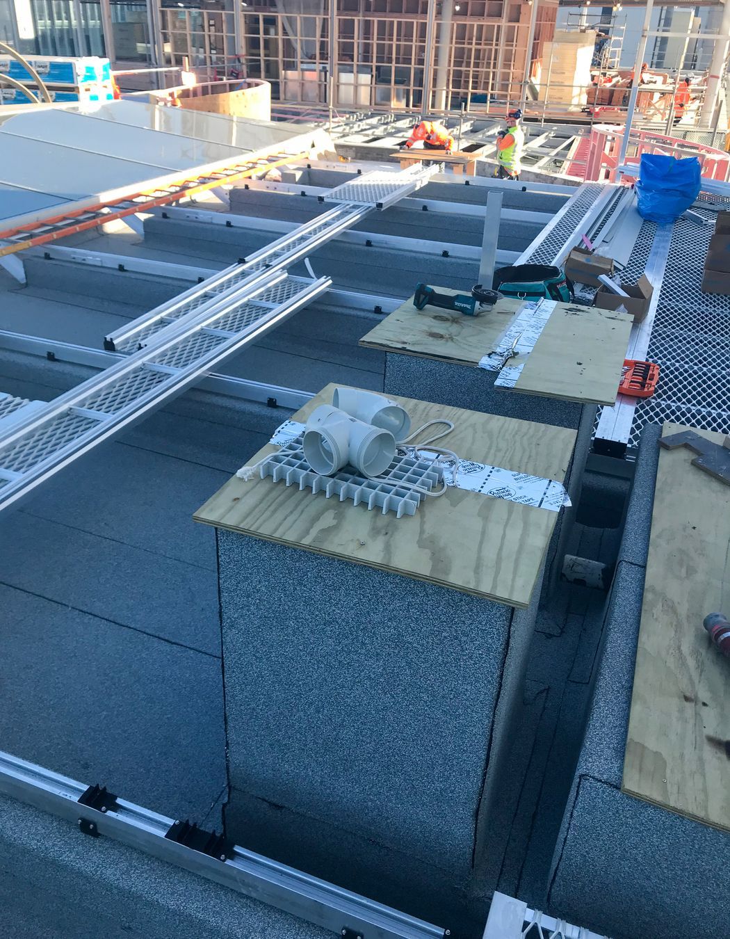 Installation of DuO Membrane to Plant Deck