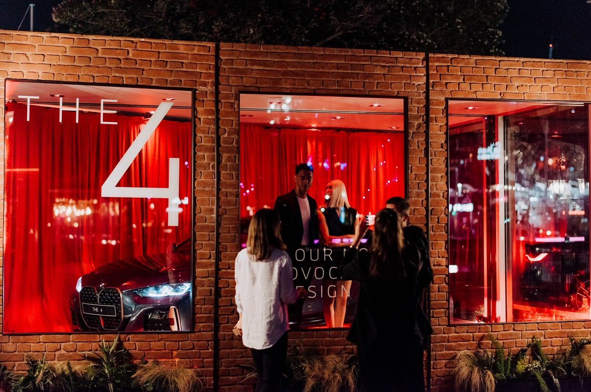 BMW Ad, Temporary Installation