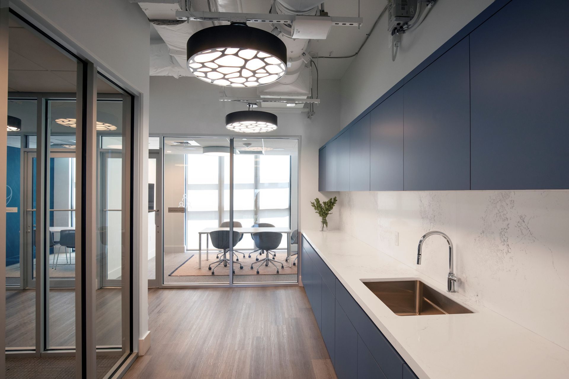 69545e137b0d4e0d347159a1Grove-Central-Interiors-Coworking-Spaces.jpg