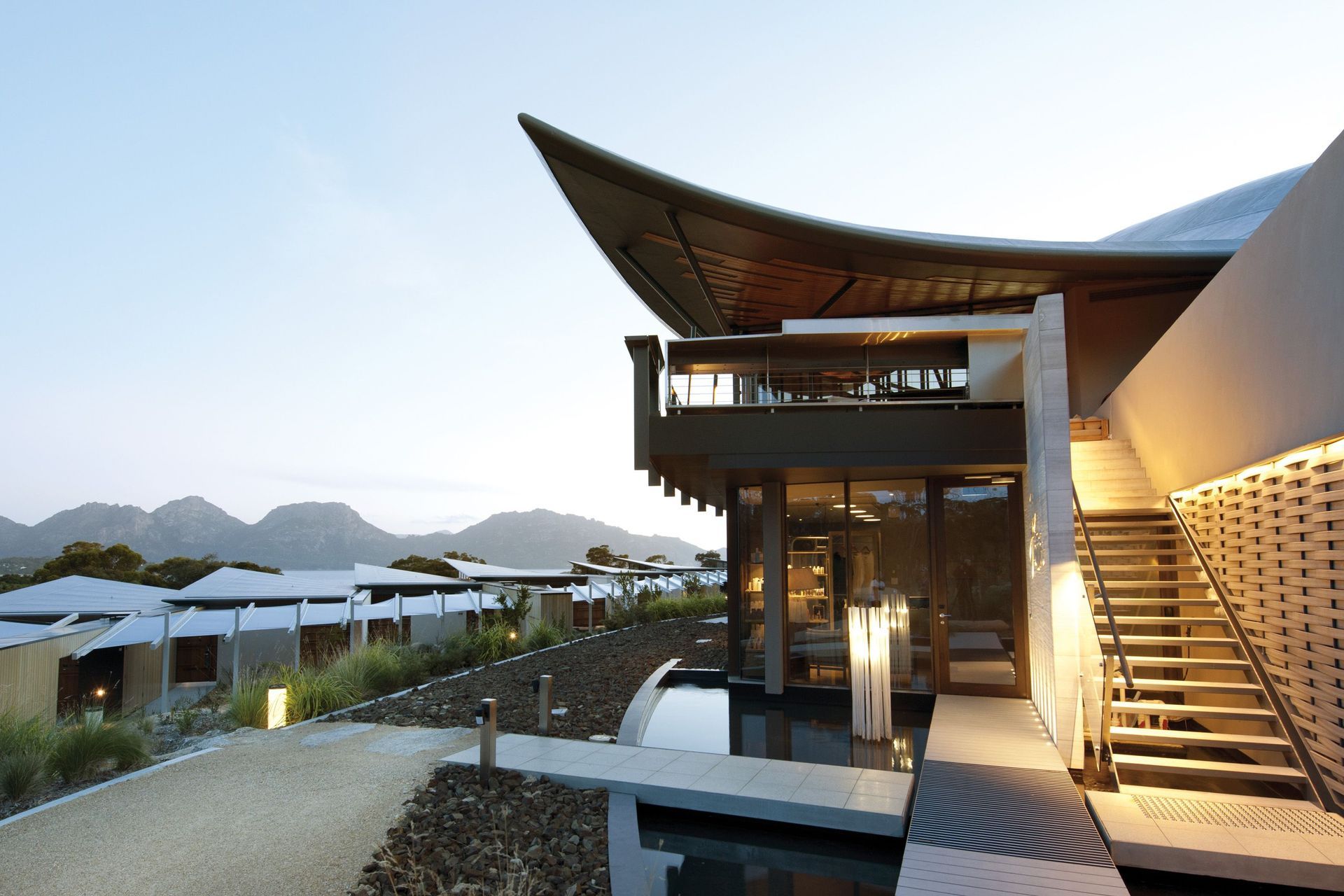 SAF20Spa20Saffire20Main20Exterior2002.jpg