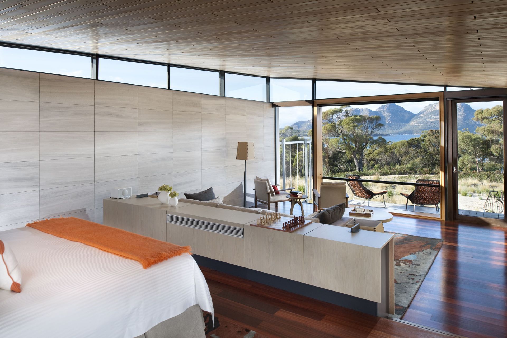 SAFFIRE20Deluxe20Suite.jpg