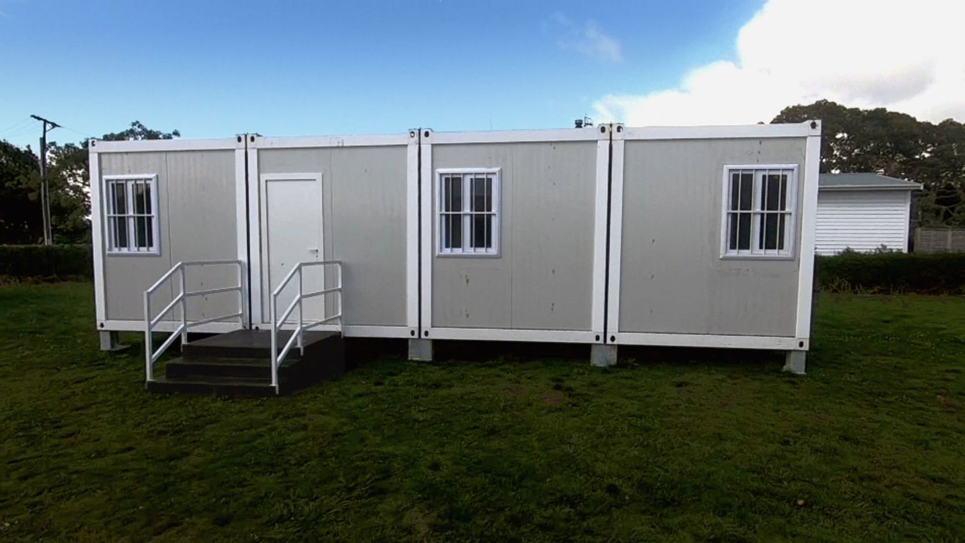 Large Kit Set Cabin video