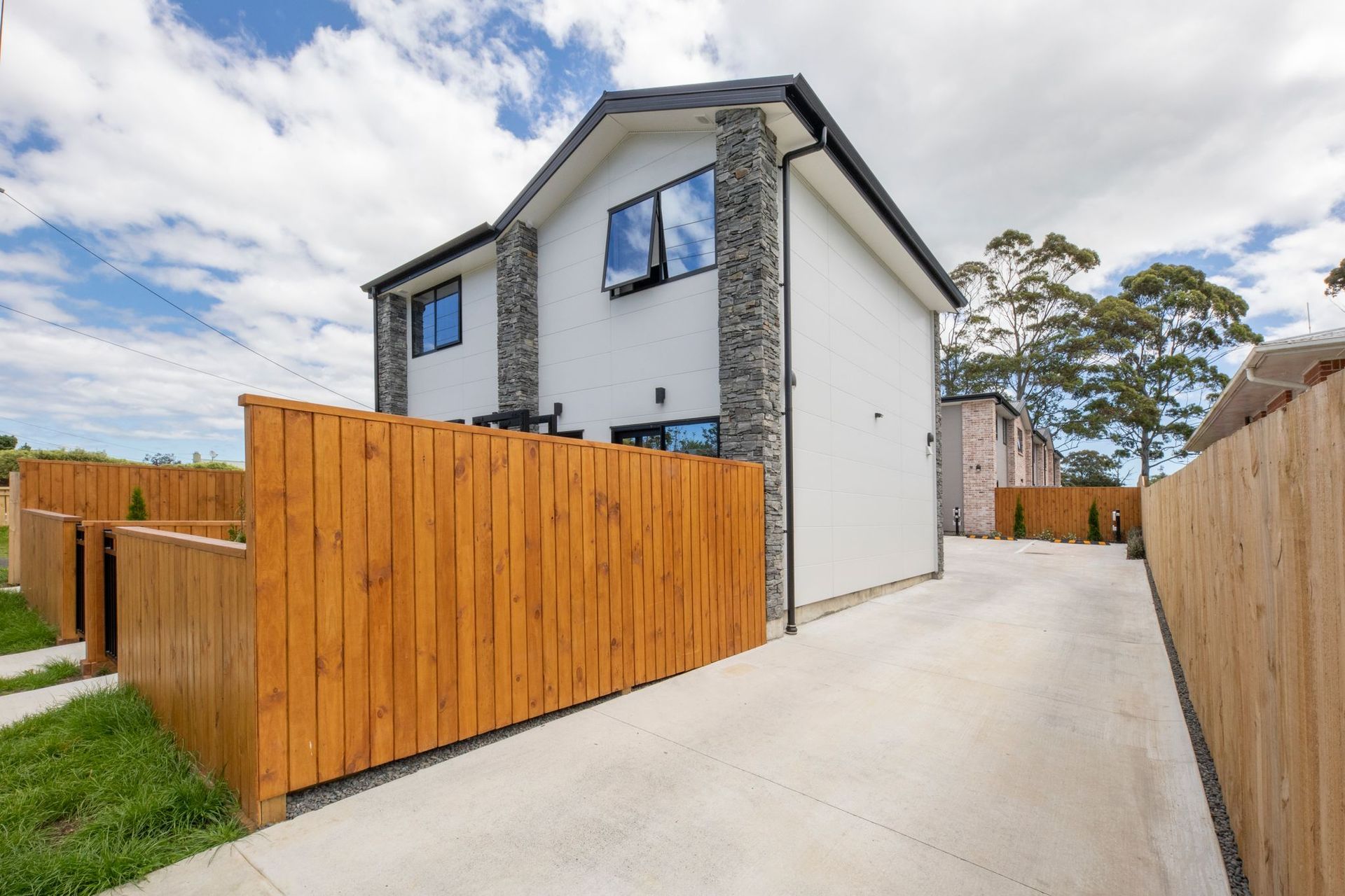 Multi-Unit Townhouse