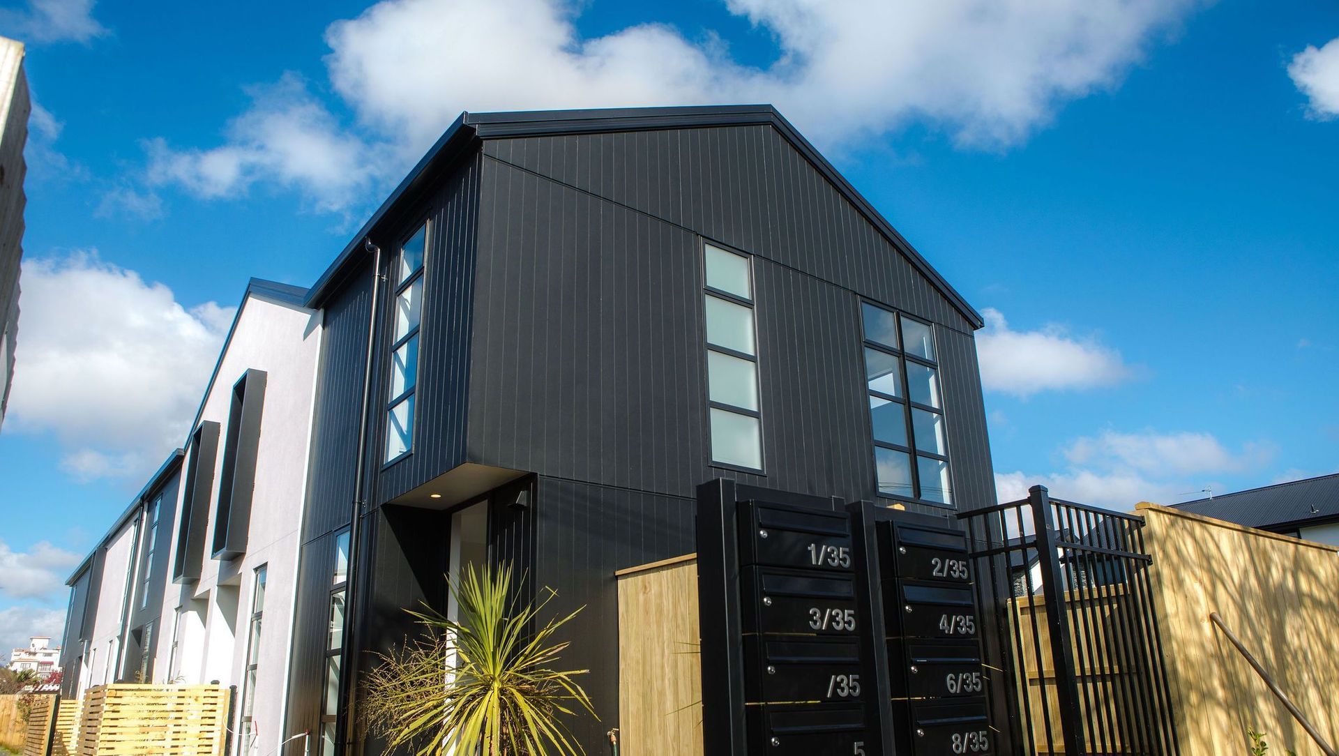 35 Gracefield Ave, Christchurch City banner