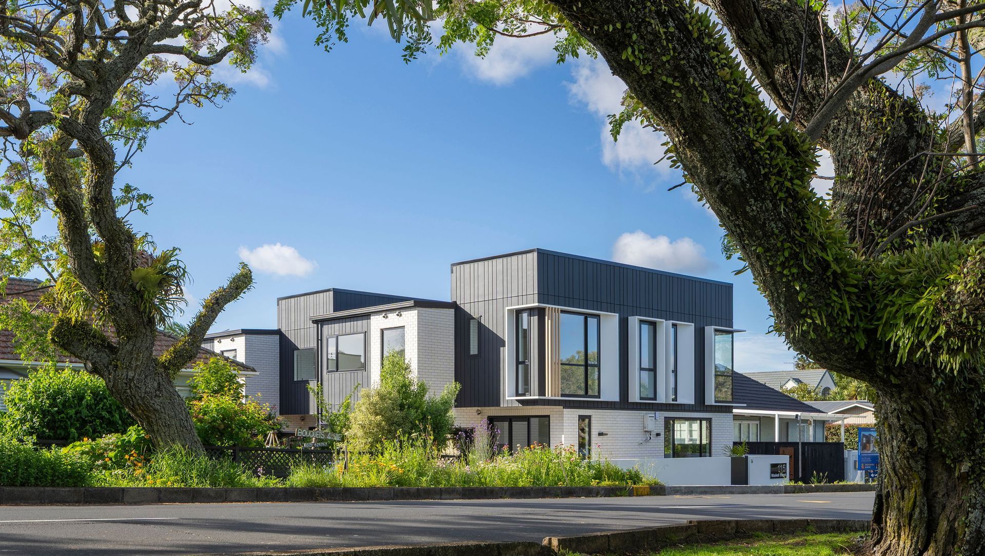 115 Maskell Street banner