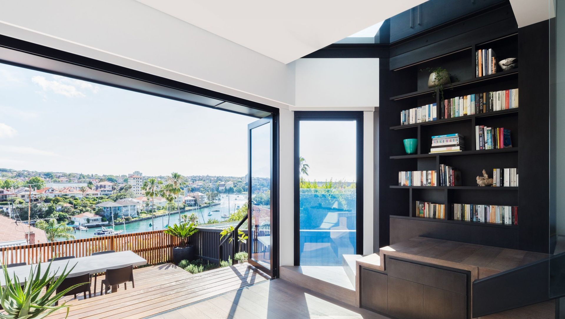 Doorzien House banner