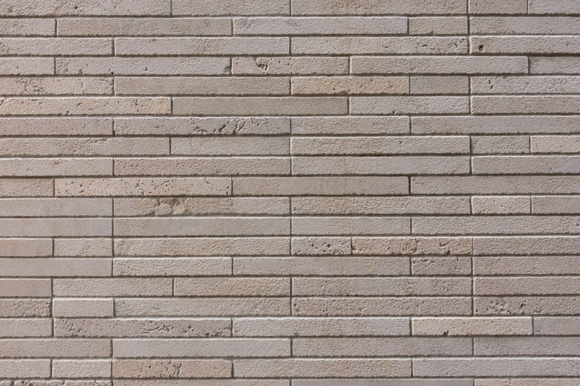 The-textured-surface-of-Eco-Outdoors-Daly-Stone-Bricks-reveals-the-natural-variation-of-limestone-giving-the-facade-depth-and-character-at-close-range-Photography-Jono-P.jpg