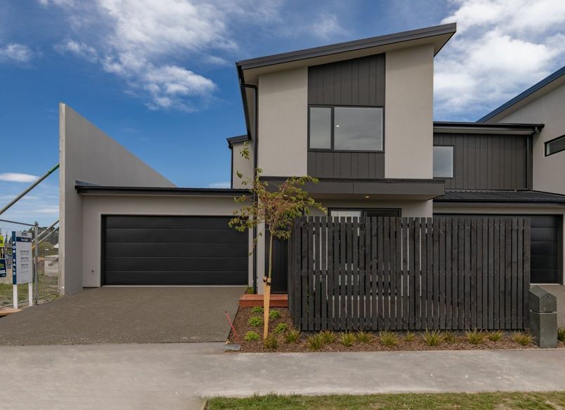 Metehau St, Prestons - x7 townhouses